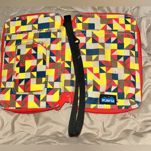 Kavu Desert Quilt Wallet - Picture 4 of 11